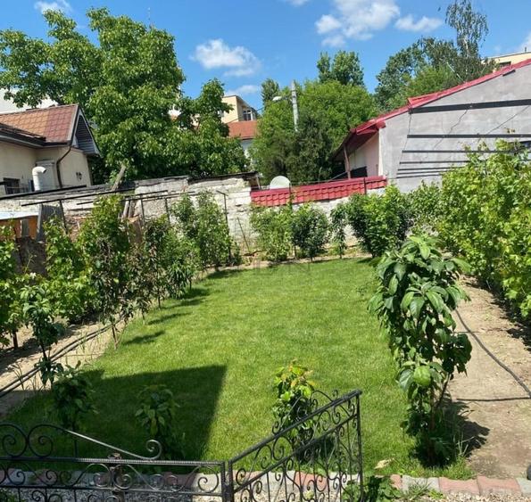 Casă individuală cu 5 camere cu Canalizare în Craiovița Nouă