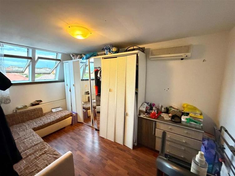 Apartament cu 3 camere decomandat în Rogerius