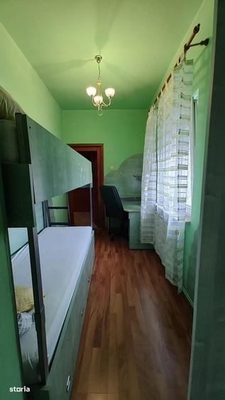 Apartament cu 3 camere în Decebal