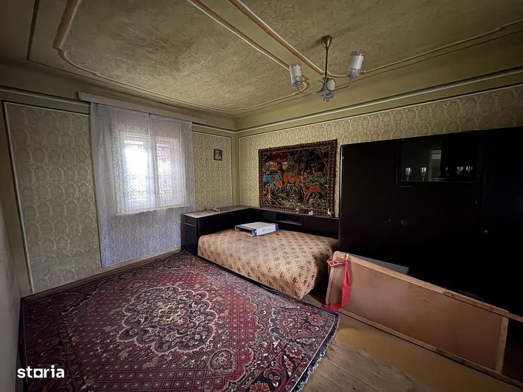 Casă cu 4 camere în Sântion