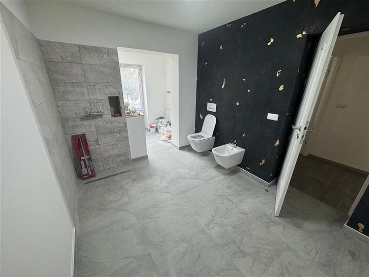 Apartament cu 3 camere decomandat, mobilat în Brăilei
