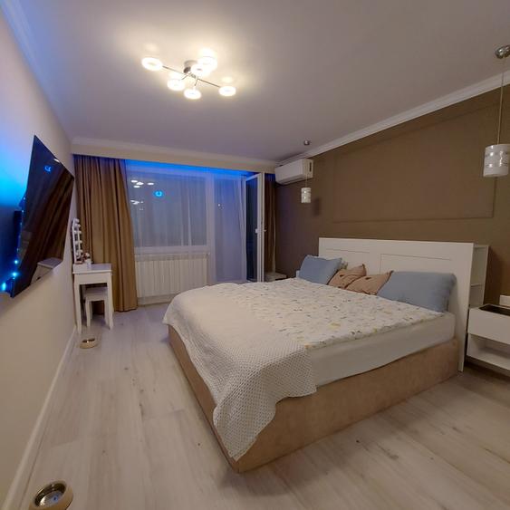 Apartament cu 3 camere semidecomandat în Titan