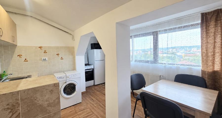 Garsonieră circulară în Gară