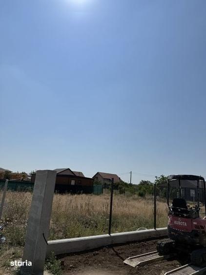 Teren de 462 mp, în Livada