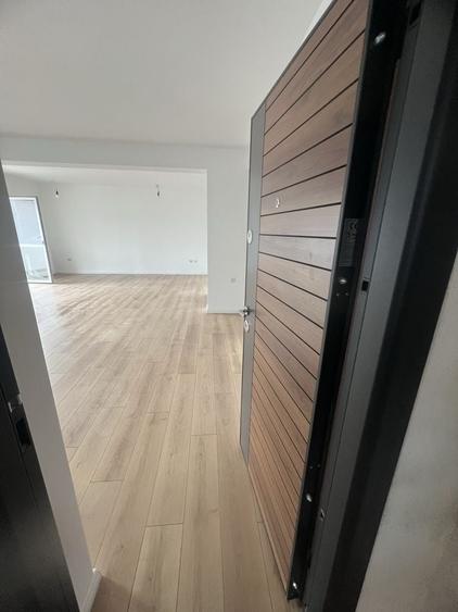 Apartament cu 3 camere în Unirea