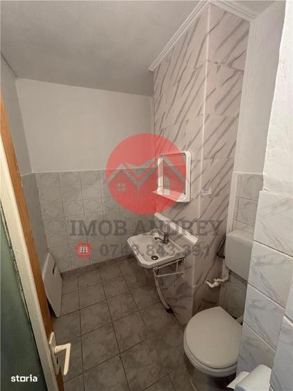 Spațiu comercial, de 30 mp, în Central