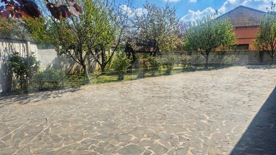 Casă individuală cu 4 camere cu Canalizare în Semicentral