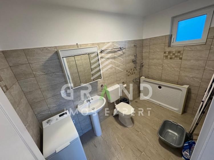 Casă individuală cu 4 camere cu Canalizare în Corușu