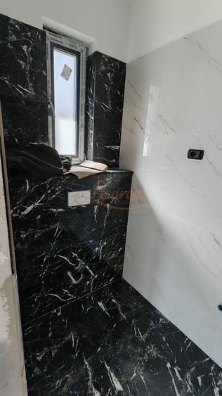 Casă individuală cu 4 camere cu Canalizare în Cristian