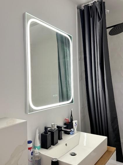 Apartament cu 3 camere decomandat, mobilat în Florești