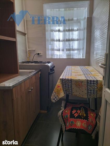Inchiriez garsoniera etajul 1, zona Iulia Zamfirescu. - 2