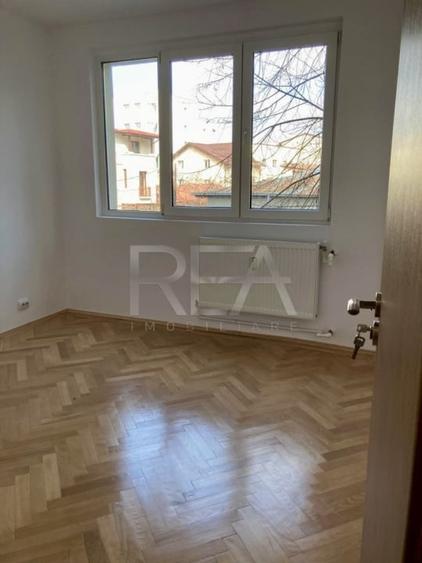 Apartament cu 2 camere semidecomandat în 1 Mai