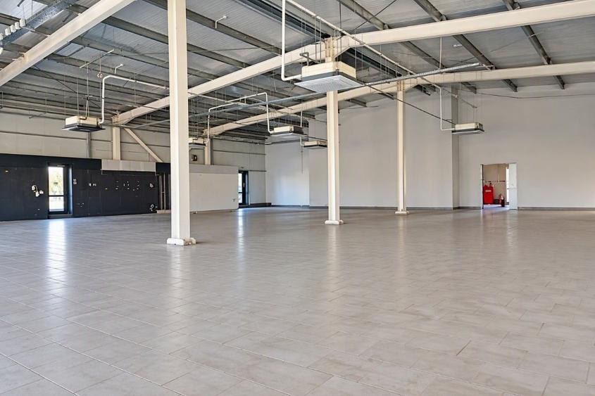 Spațiu comercial, de 600 mp, în Central