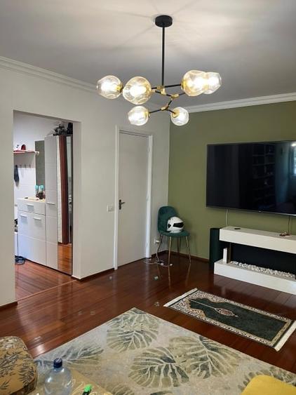 Apartament cu 2 camere decomandat, mobilat în Arcul de Triumf