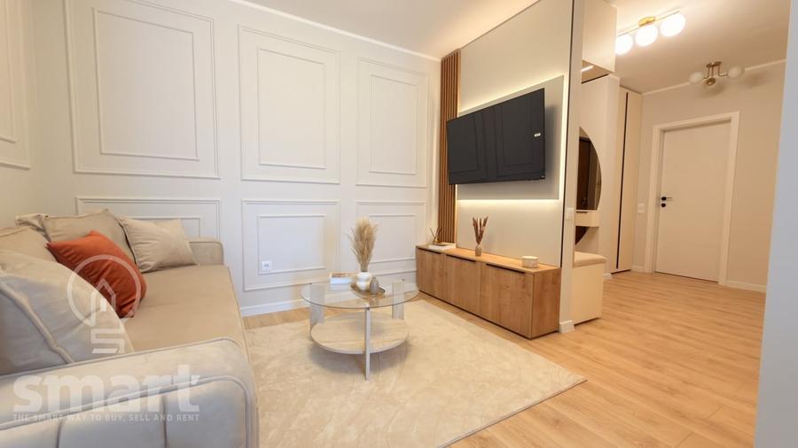 Apartament cu 3 camere semidecomandat, mobilat în Florești