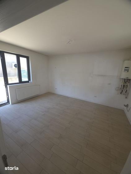 Casă cu 4 camere cu Teren 120 Mp în Central