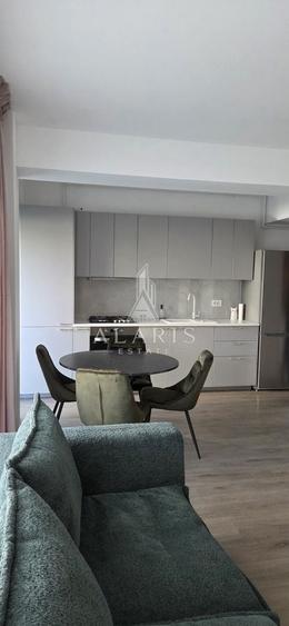 Apartament cu 2 camere semidecomandat, mobilat în Lipovei