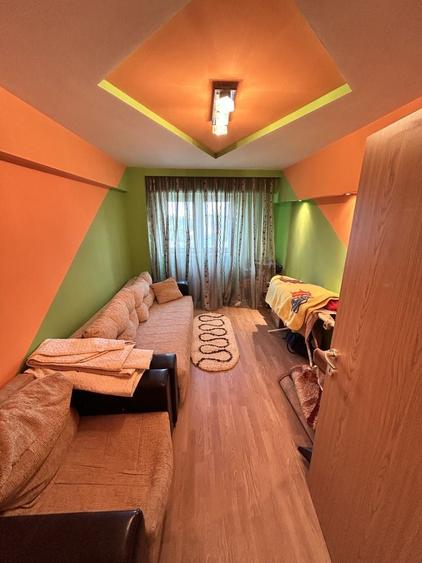 Apartament cu 4 camere decomandat în Tineretului