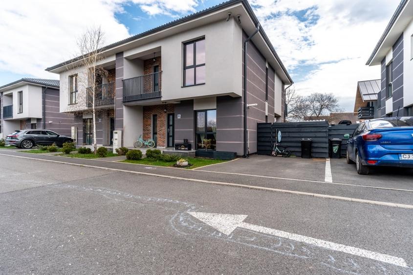 Duplex cu 4 camere cu Canalizare în Florești