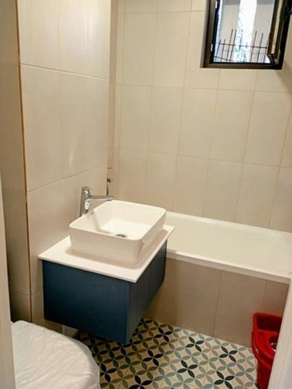 Apartament cu 4 camere decomandat în Lacul Tei