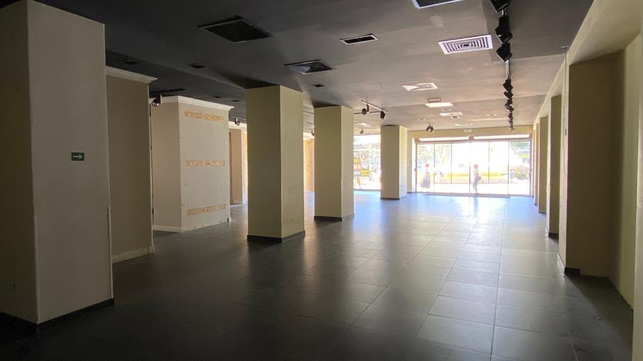 Spațiu comercial, de 636 mp, în Ultracentral