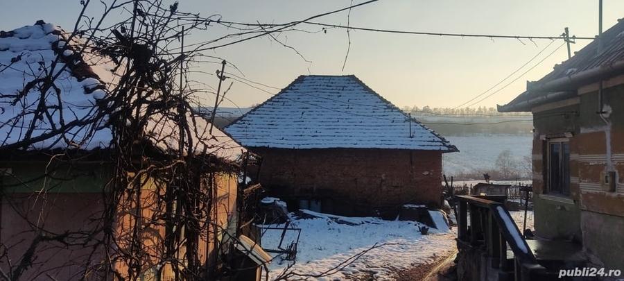 Casă cu 5 camere în Sânmihaiu Almașului