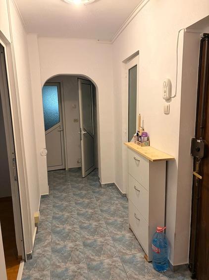 Apartament cu 3 camere decomandat în Giurgiului