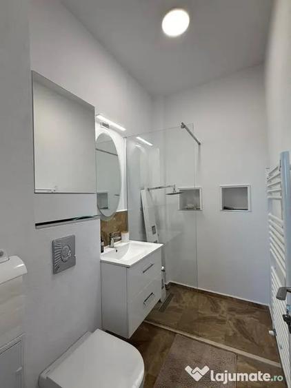 Casă cu 4 camere cu Teren 227 Mp în Central
