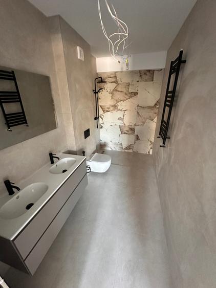 Apartament cu 3 camere semidecomandat în Iancu Nicolae