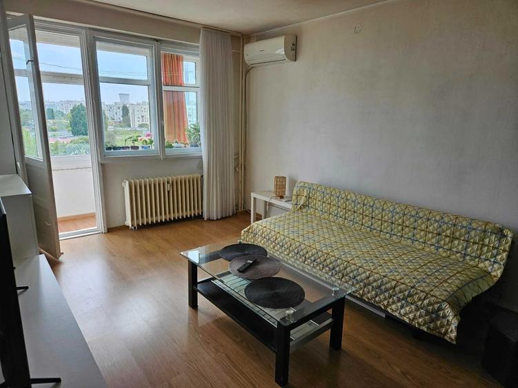Apartament cu 3 camere decomandat în Giurgiului