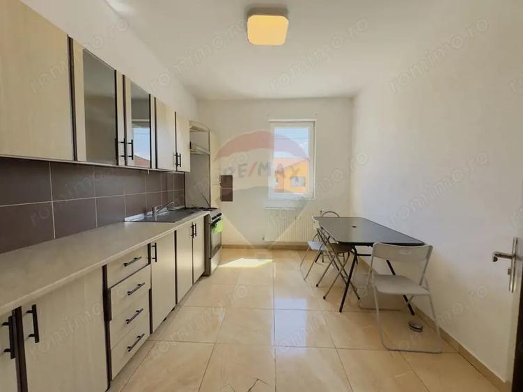 Casa cu 5 camere de vanzare Cartier Orizont 2 Paleu zona Metropolitana - 9