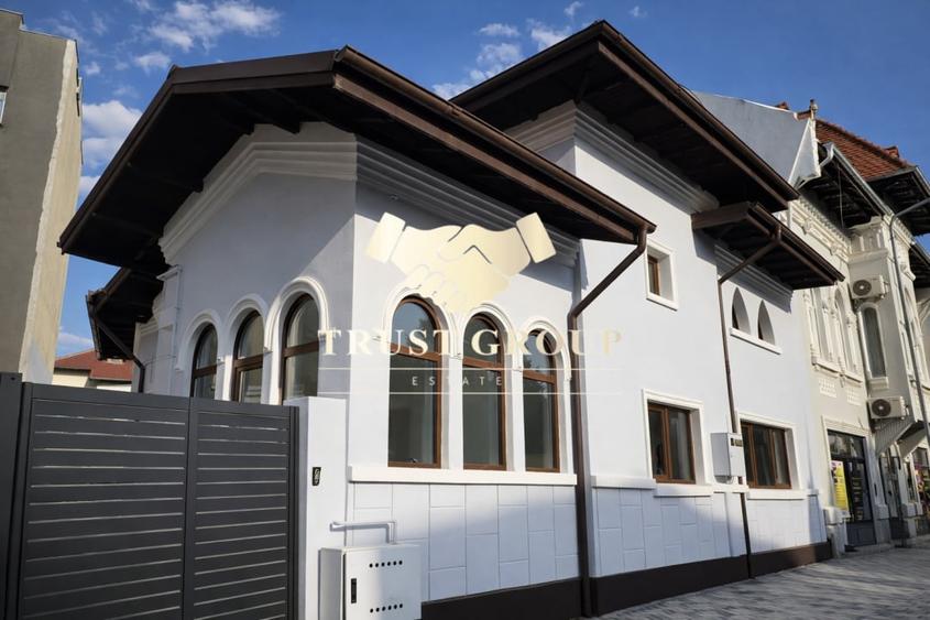 Casă individuală cu 7 camere cu Canalizare în Grădina Icoanei