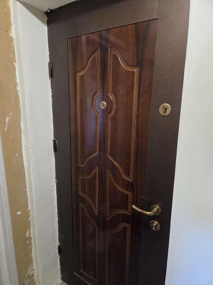 Apartament cu 3 camere semidecomandat în Nord