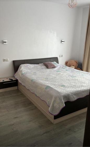 Duplex cu 5 camere cu Teren 250 Mp în Florești