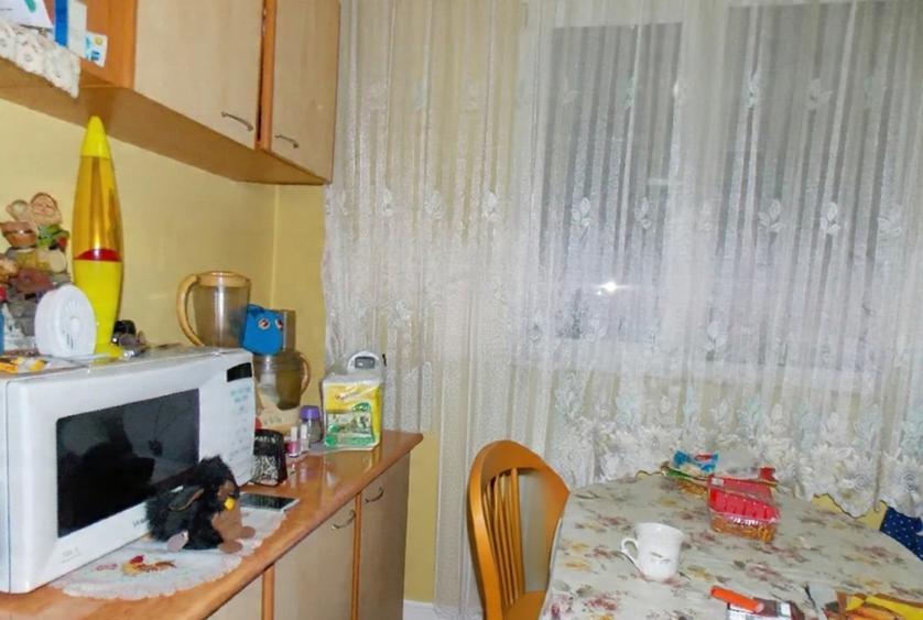 Apartament cu 3 camere decomandat, mobilat în Lujerului