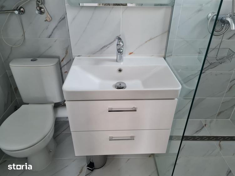Casă cu 6 camere cu Teren 382 Mp în Central