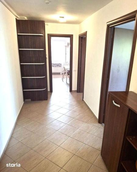 Apartament cu 3 camere decomandat în Pajura
