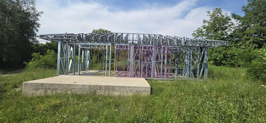 Casă individuală cu 3 camere cu Canalizare în Brebu