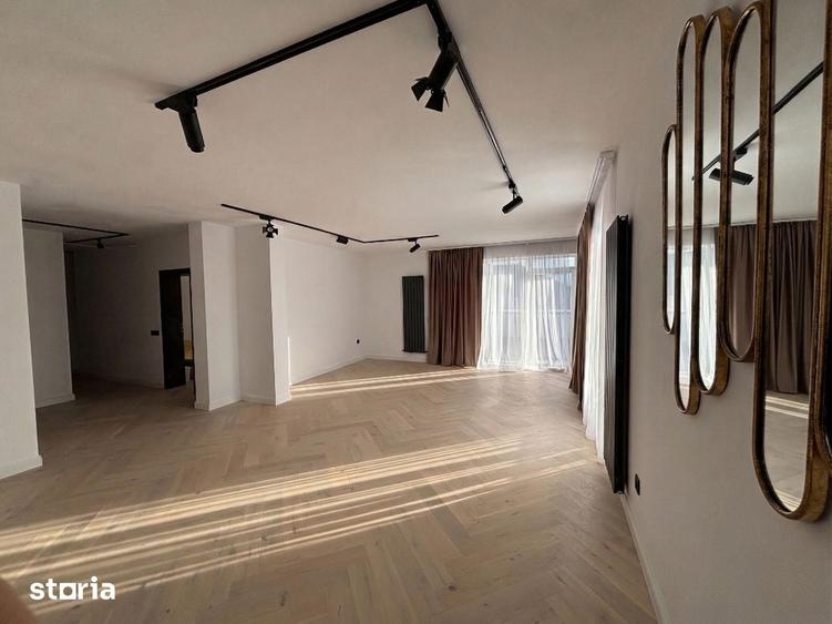 Apartament cu 3 camere în Sud