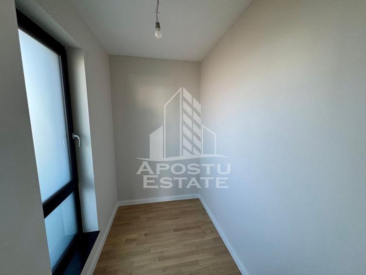Apartament cu 3 camere decomandat în Torontalului