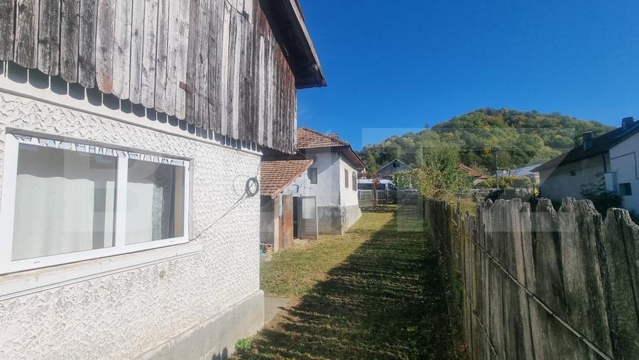 Casă individuală cu 4 camere cu Canalizare în Măgureni