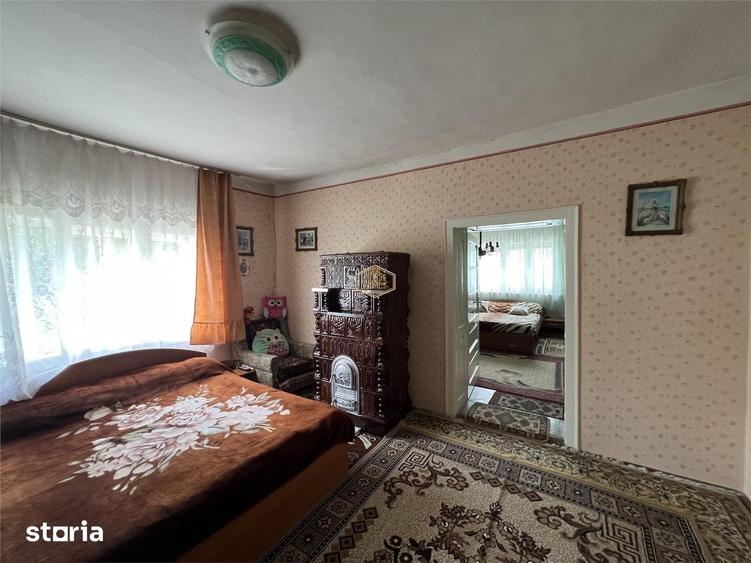 Casă cu 4 camere cu Teren 1656 Mp în Livada