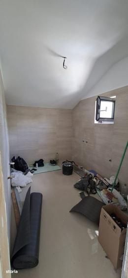 Casă cu 4 camere în Holboca