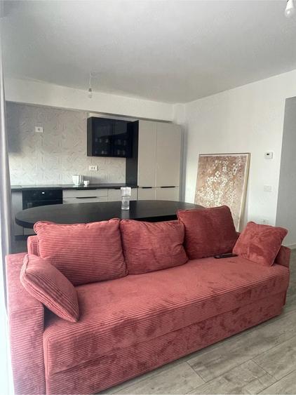 Apartament cu 2 camere decomandat, mobilat în Sud