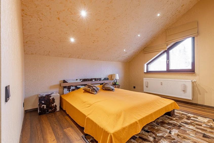 Apartament cu 6 camere decomandat în Clăbucet