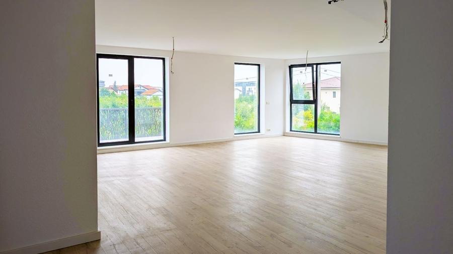 Apartament cu 4 camere decomandat în Nord-Vest