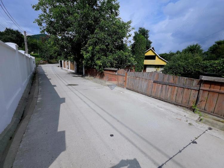 Casă cu Teren 803 Mp în Bistrița
