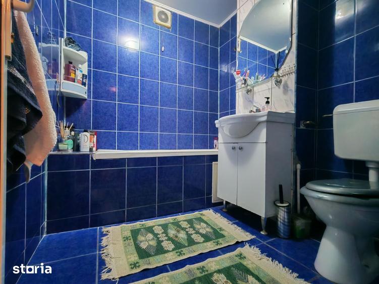 Apartament cu 4 camere decomandat în CET