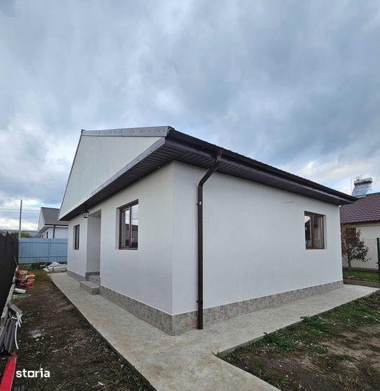 Casă cu 4 camere cu Teren 77 Mp în Tulucești