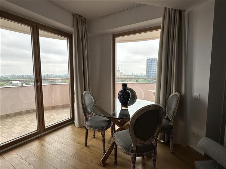 Apartament cu 3 camere decomandat, mobilat în P-ta Presei Libere